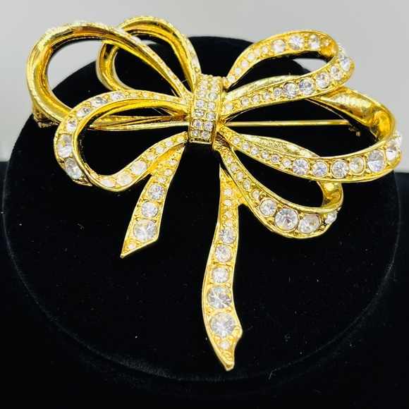 Vintage Festive Bow K.J.L. Avon set/ Brooch and Clip Earrings - Picture 4 of 10